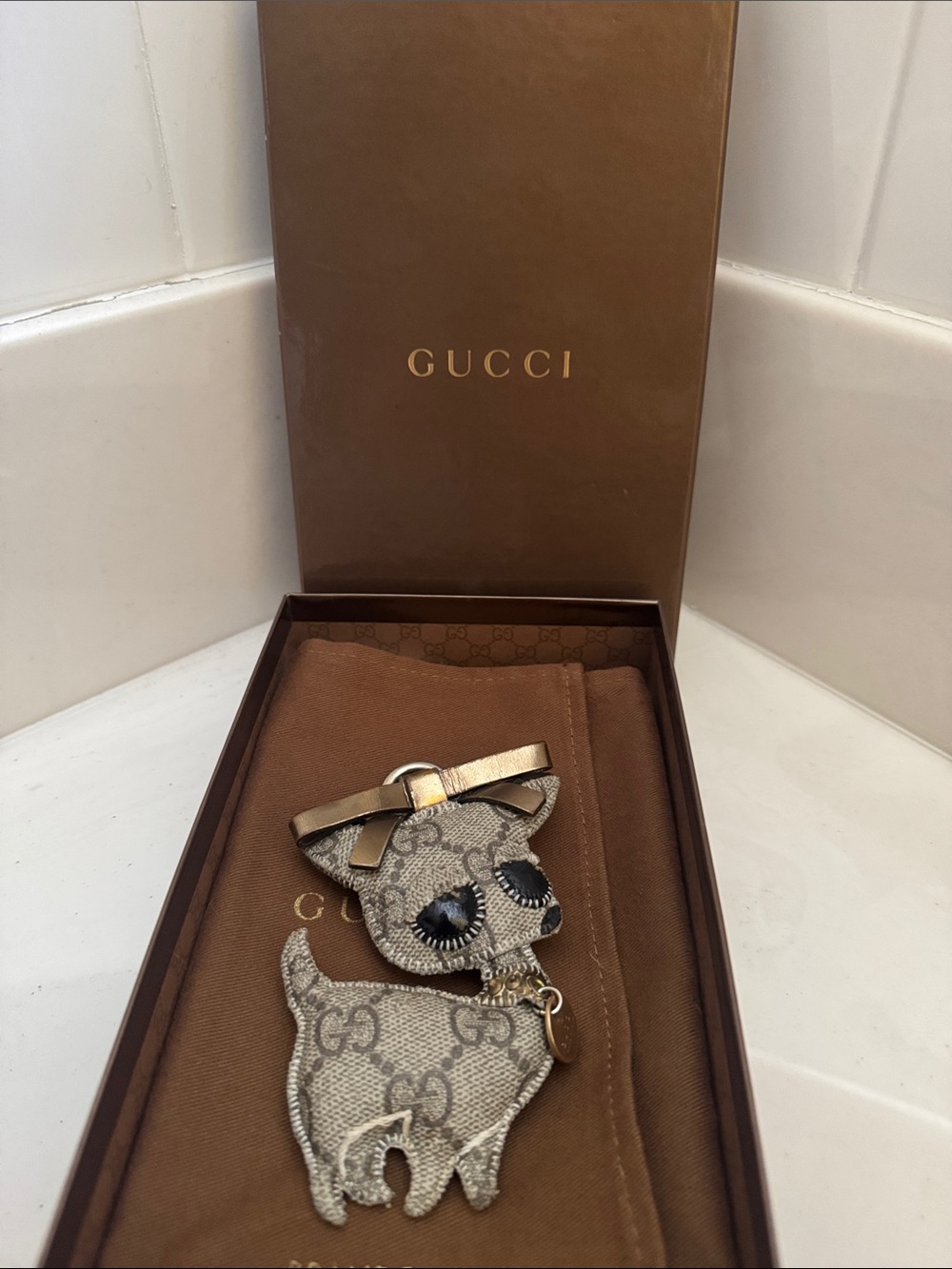 Gucci Beige GG Canvas Chihuahua Key & Card Holder with Gold Bow